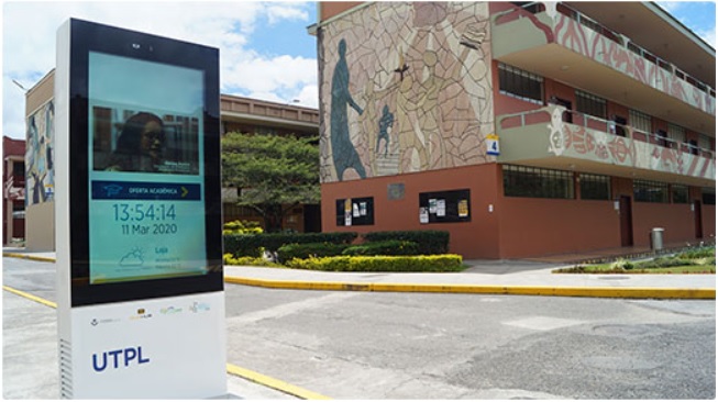 NoMobi Trex 43 cale prezentacja menu, promocja usług, informowanie o dostępnych pokojach, rezerwacjach sal