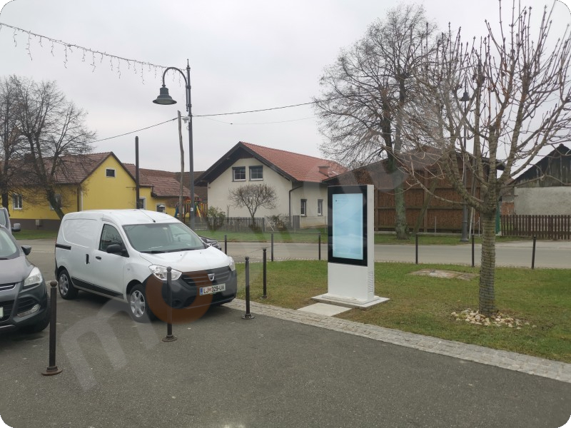 Nomobi Trex Hi43 Wolnostojący panel z reklamami 43 calowy z android 10