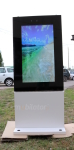 Gablota informacyjna na lotnisko totem wolnostojcy z norm odpornoci IK10 Wodoszczelny kiosk reklamowy zewntrzny totem LCD z ekranem o jasnoci 2500 nitw NoMobi Trex Hi43